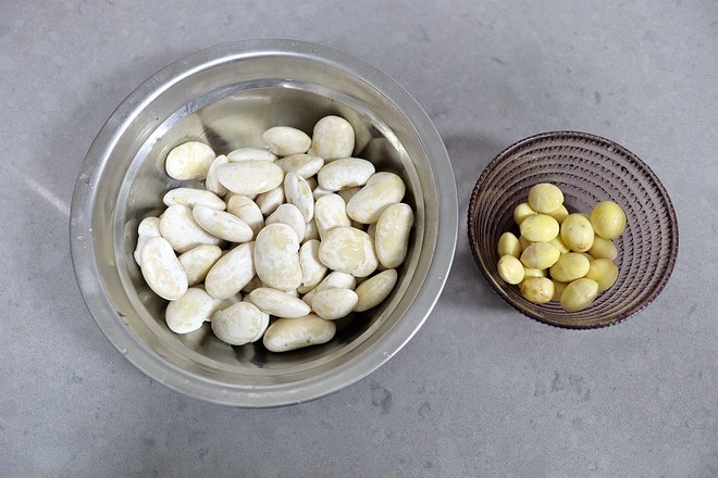 涼拌芹菜蕓豆白果的做法-家常味拌菜譜-易網<a href=http://m.aoa7937.com/ target=_blank class=infotextkey>健康養生</a>網 涼拌芹菜蕓豆白果的做法-家常味拌菜譜