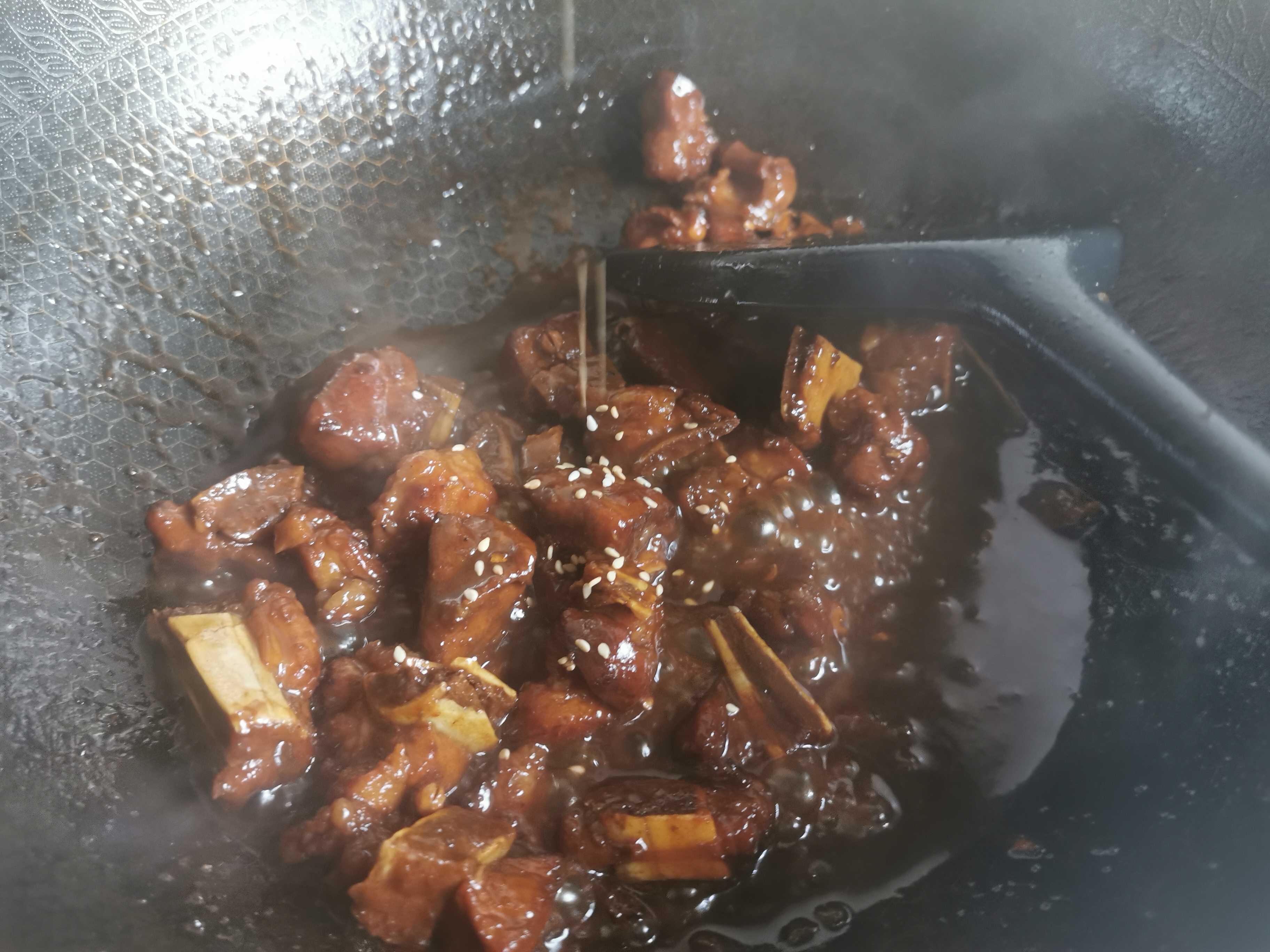 糖醋排骨的做法-甜味燒菜譜-易網健康養生網 糖醋排骨的做法-甜味燒菜譜