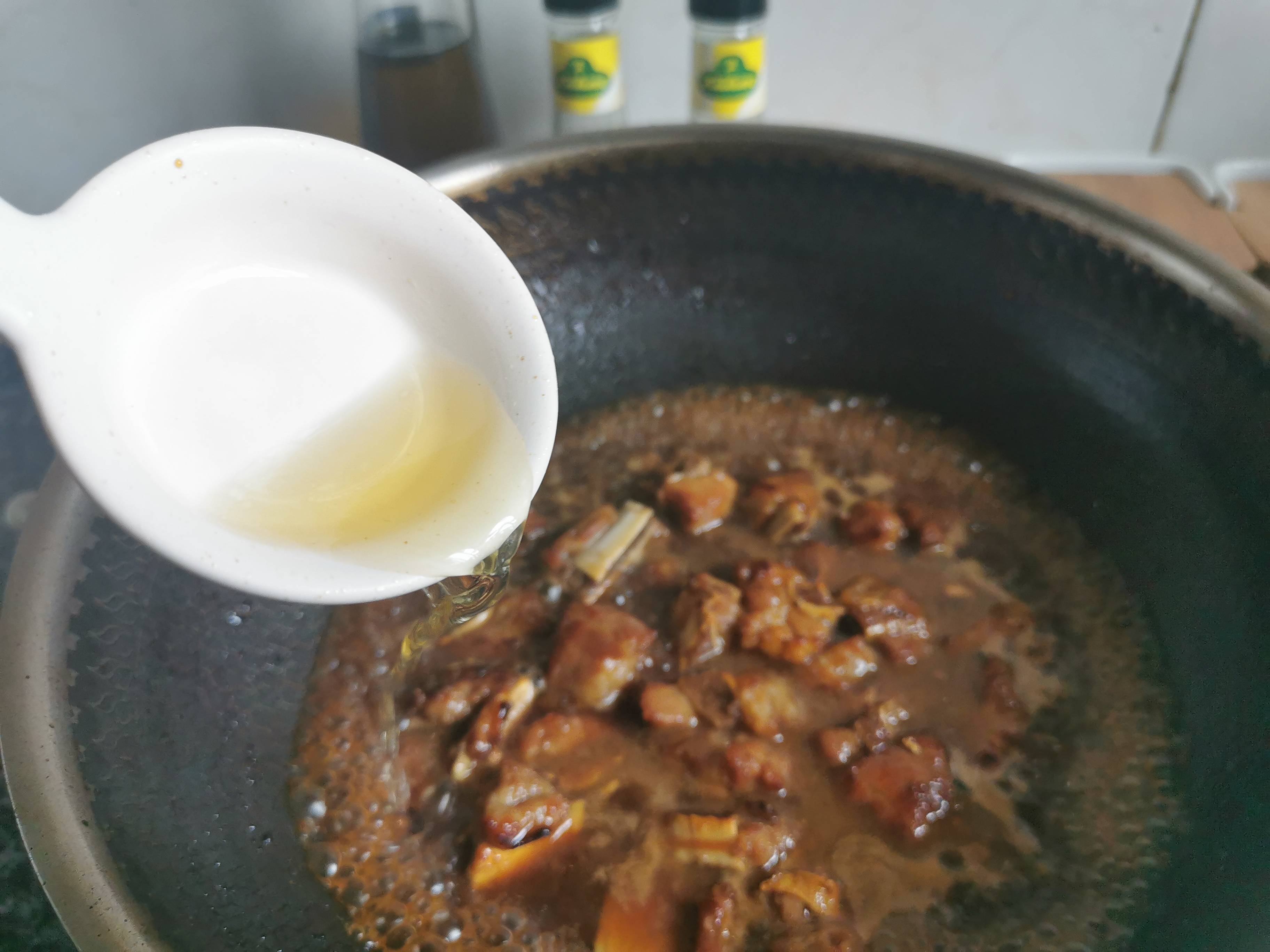 糖醋排骨的做法-甜味燒菜譜-易網健康養生網 糖醋排骨的做法-甜味燒菜譜