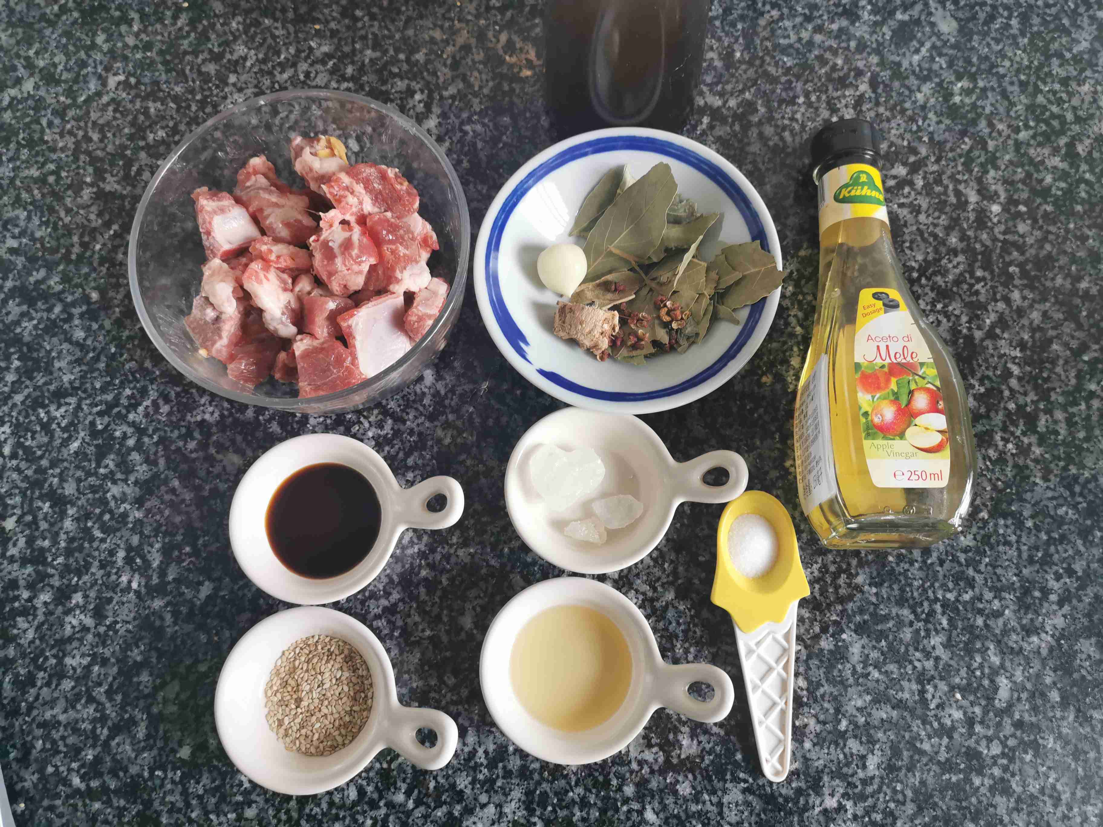 糖醋排骨的做法-甜味燒菜譜-易網<a href=http://m.aoa7937.com/ target=_blank class=infotextkey>健康養生</a>網 糖醋排骨的做法-甜味燒菜譜