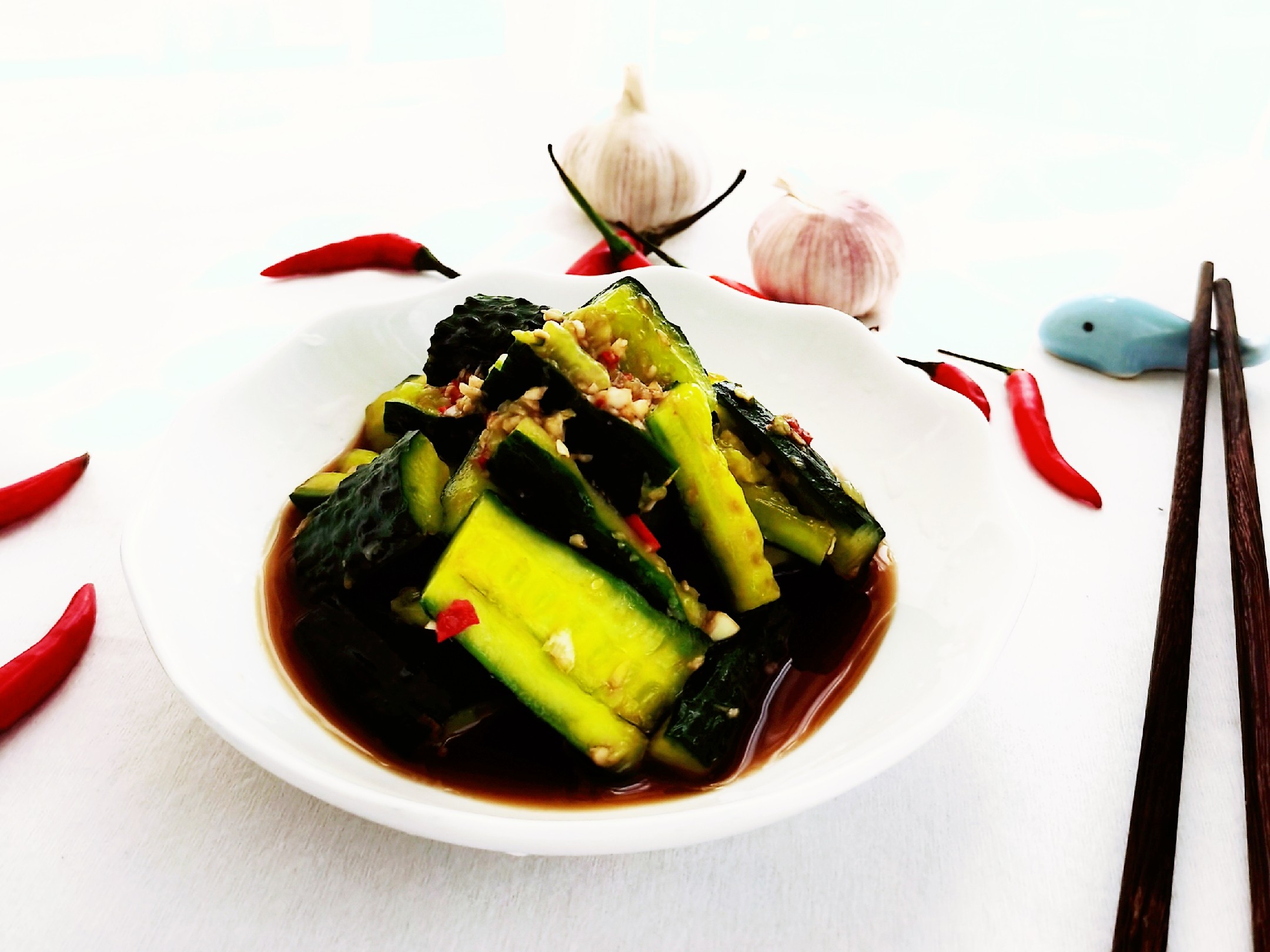 超級好吃的涼拌黃瓜的做法-家常味拌菜譜-易網(wǎng)健康養(yǎng)生網(wǎng) 超級好吃的涼拌黃瓜的做法-家常味拌菜譜
