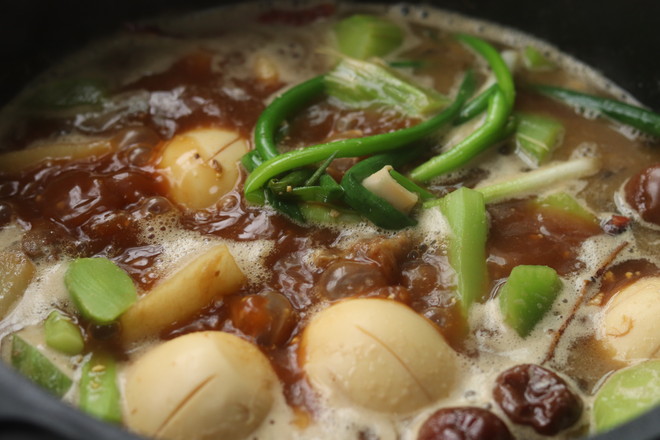 李子酒排骨鹵蛋的做法-家常味燉菜譜-易網健康養生網 李子酒排骨鹵蛋的做法-家常味燉菜譜