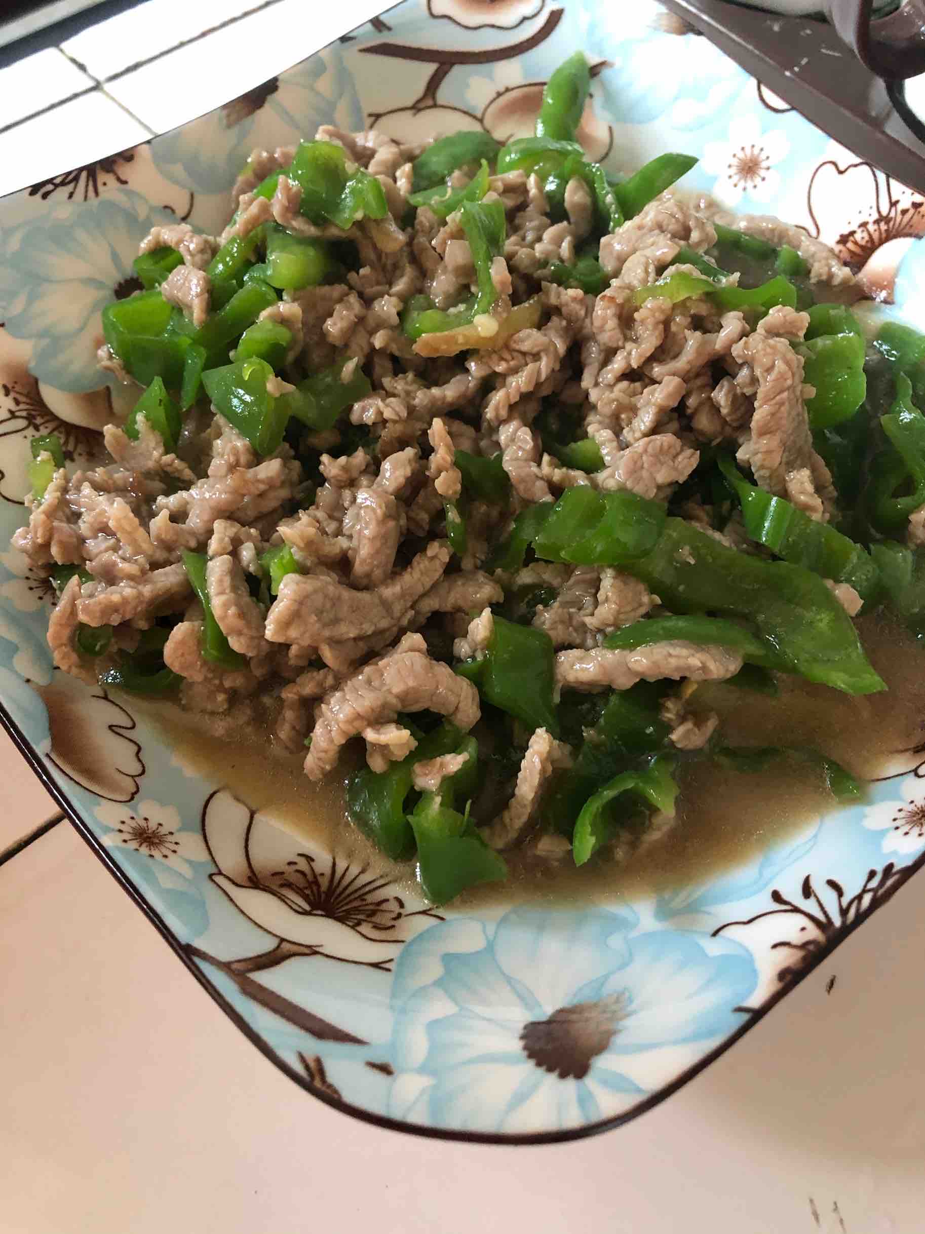 牛肉炒青椒的做法-咸鮮味炒菜譜-易網(wǎng)健康養(yǎng)生網(wǎng) 牛肉炒青椒的做法-咸鮮味炒菜譜