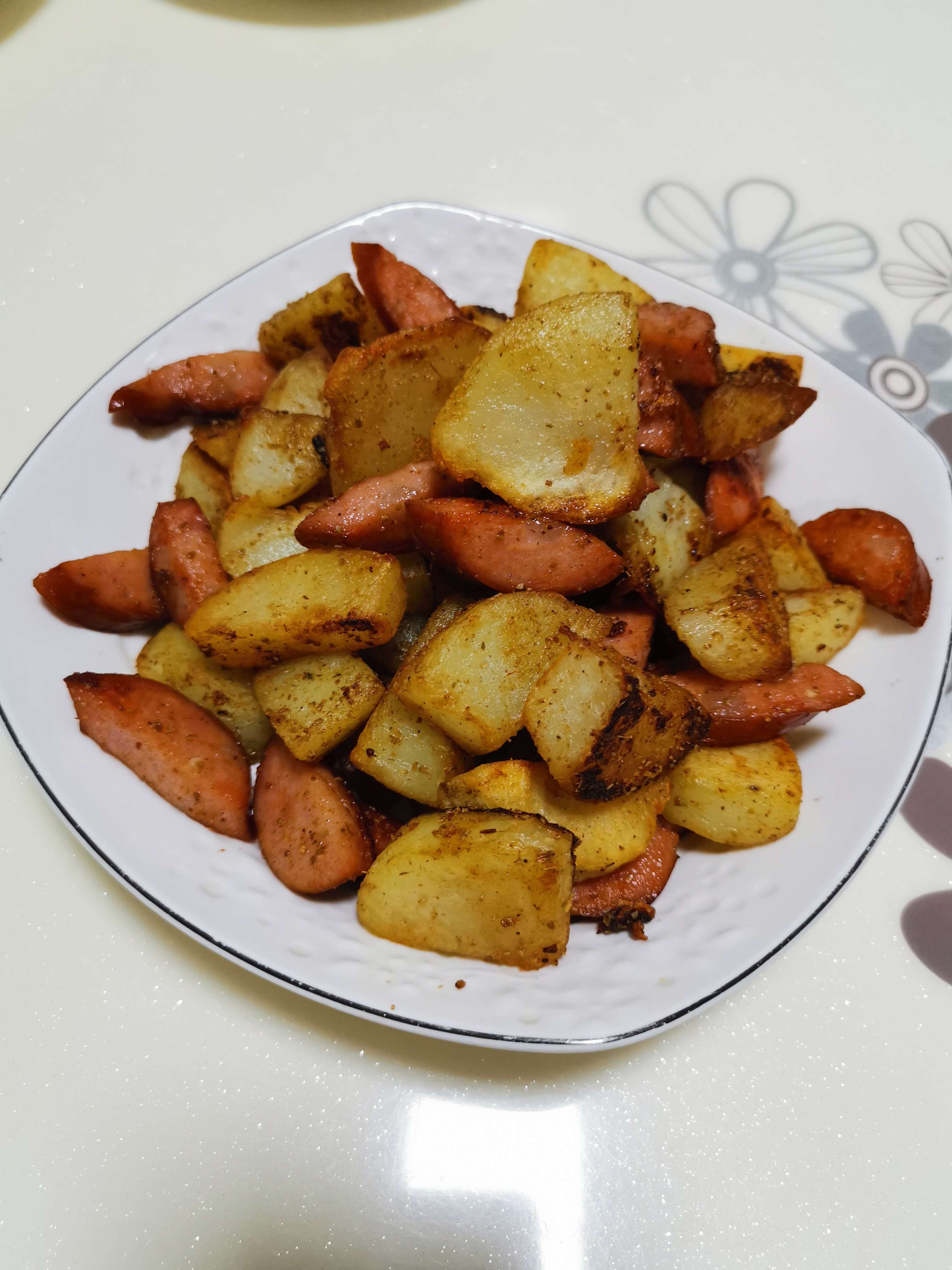 孜然紅腸土豆的做法-家常味炒菜譜-易網健康養(yǎng)生網 孜然紅腸土豆的做法-家常味炒菜譜