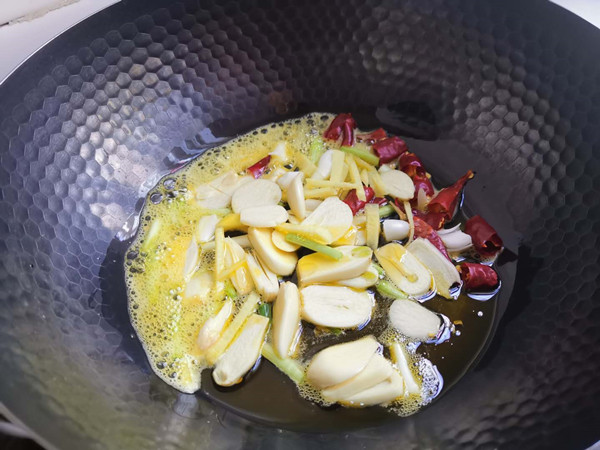 酸豆角炒田螺的做法-香辣味炒菜譜-易網健康養生網 酸豆角炒田螺的做法-香辣味炒菜譜