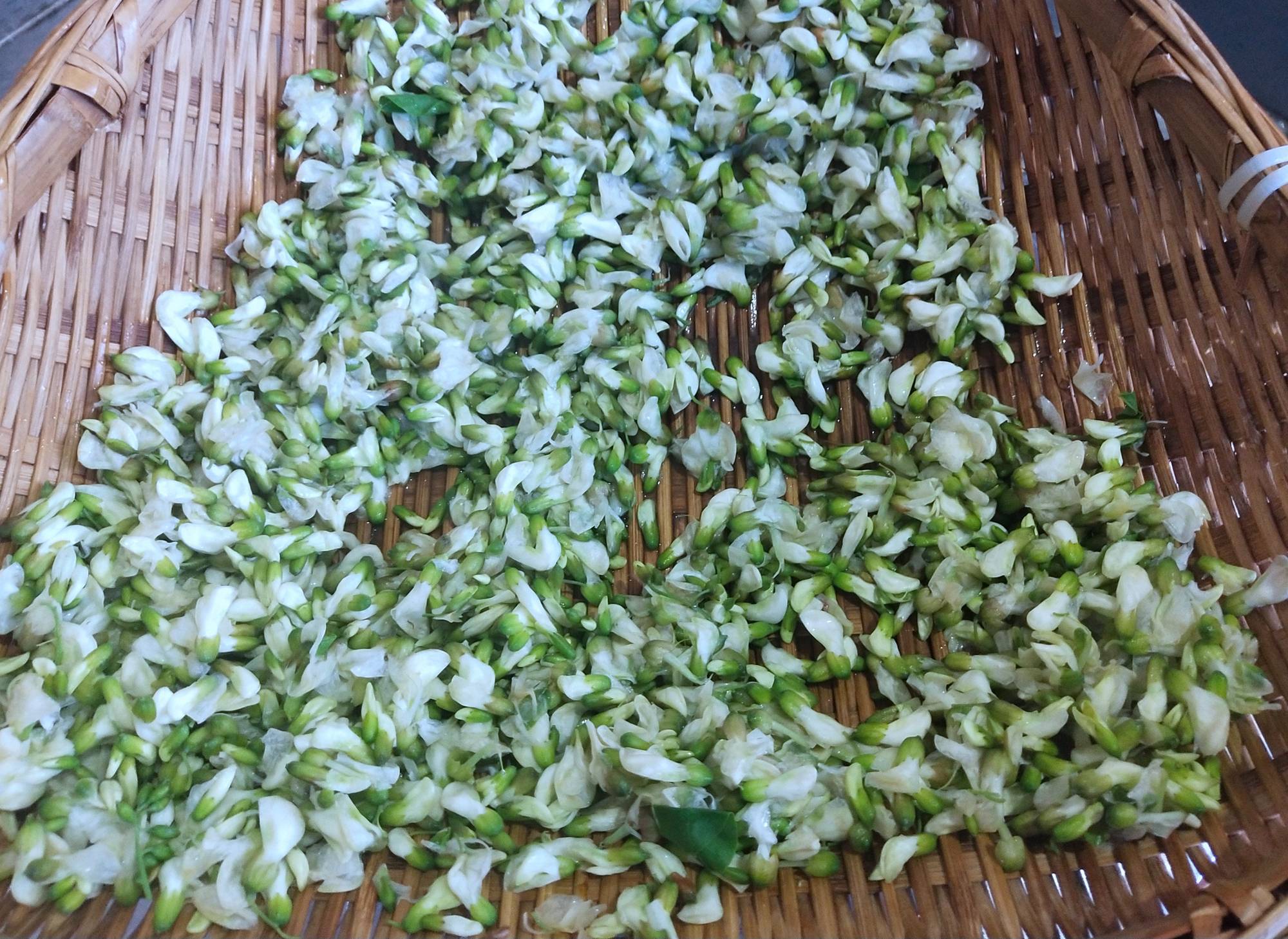 槐花拌豆腐的做法-家常味煮菜譜