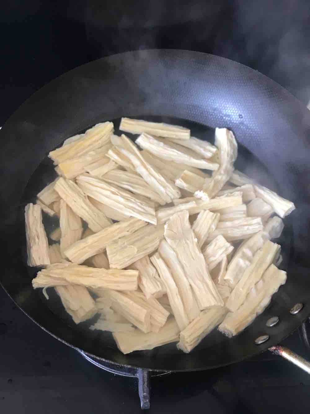 百香涼拌腐竹的做法-酸辣味拌菜譜-易網<a href=http://m.aoa7937.com/ target=_blank class=infotextkey>健康養生</a>網 百香涼拌腐竹的做法-酸辣味拌菜譜