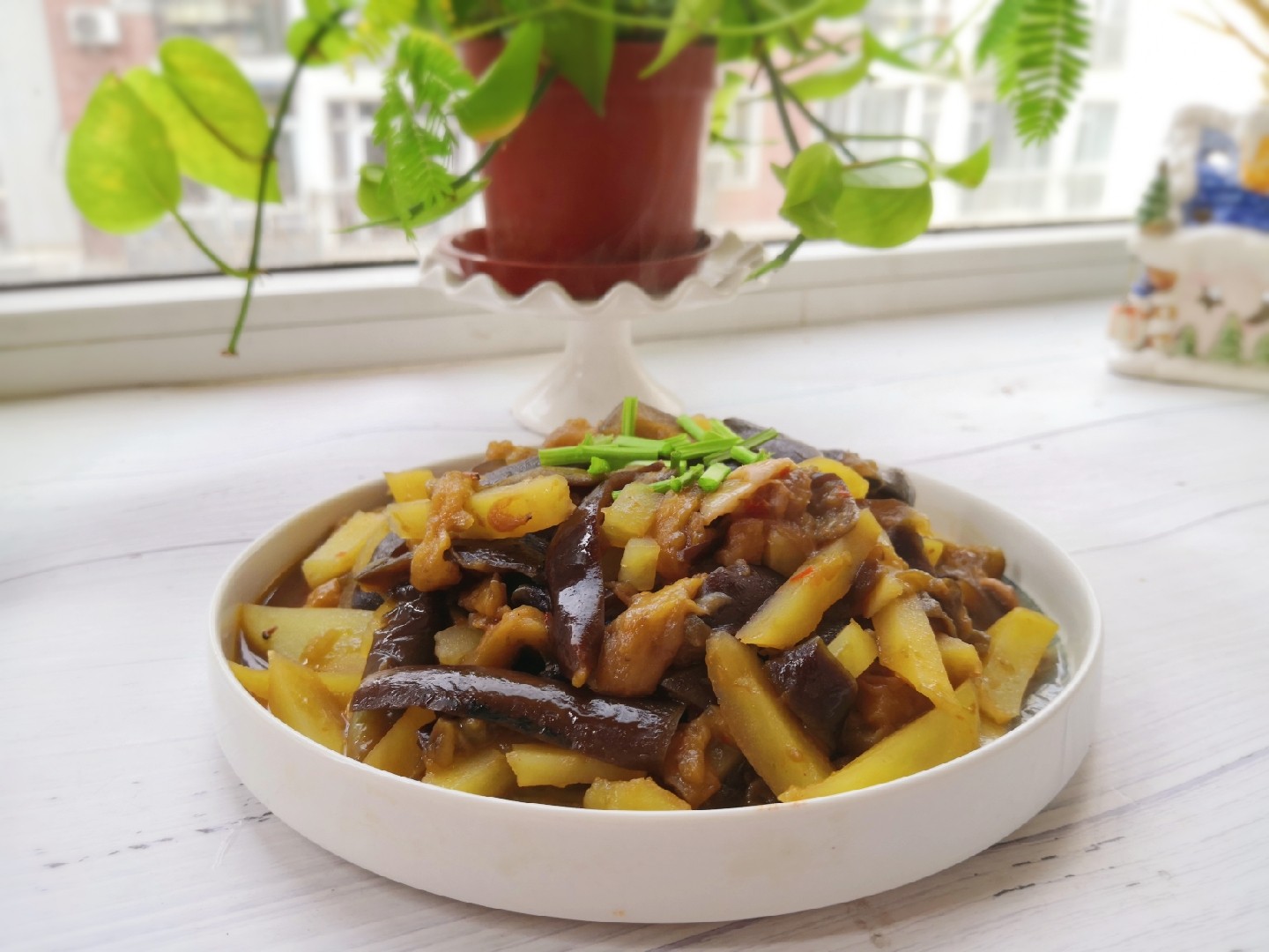 風(fēng)味茄子的做法-香辣味炒菜譜-易網(wǎng)健康養(yǎng)生網(wǎng) 風(fēng)味茄子的做法-香辣味炒菜譜