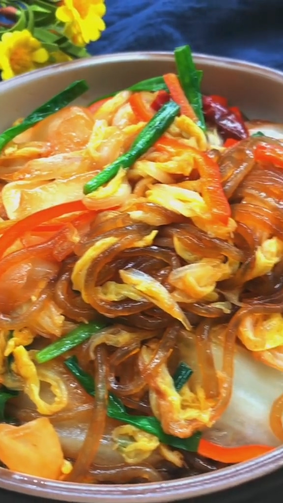 白菜炒粉條的做法-家常味炒菜譜-易網健康養生網 白菜炒粉條的做法-家常味炒菜譜