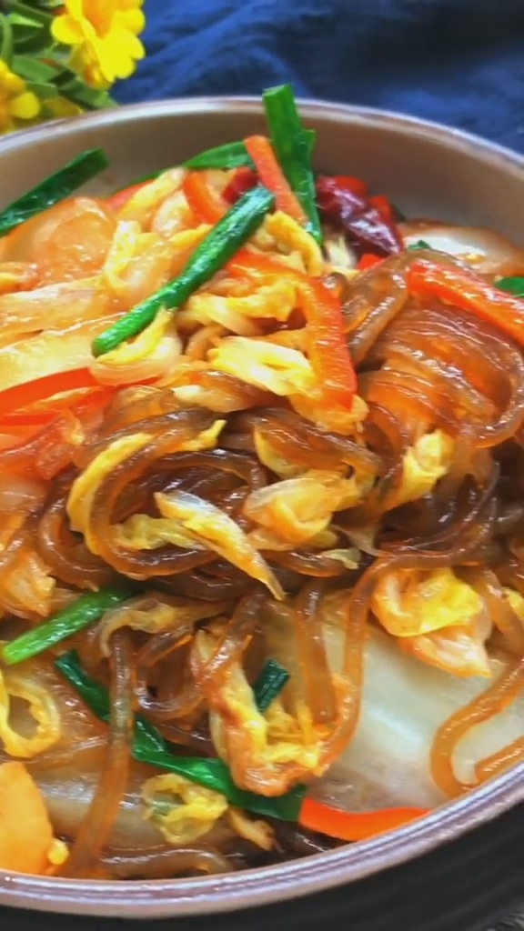 白菜炒粉條的做法-家常味炒菜譜-易網健康養生網 白菜炒粉條的做法-家常味炒菜譜