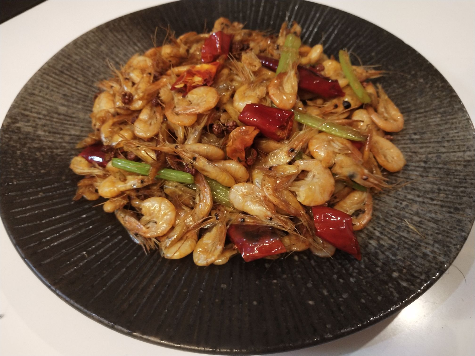 辣炒小河蝦的做法-咸鮮味炒菜譜-易網健康養生網 辣炒小河蝦的做法-咸鮮味炒菜譜