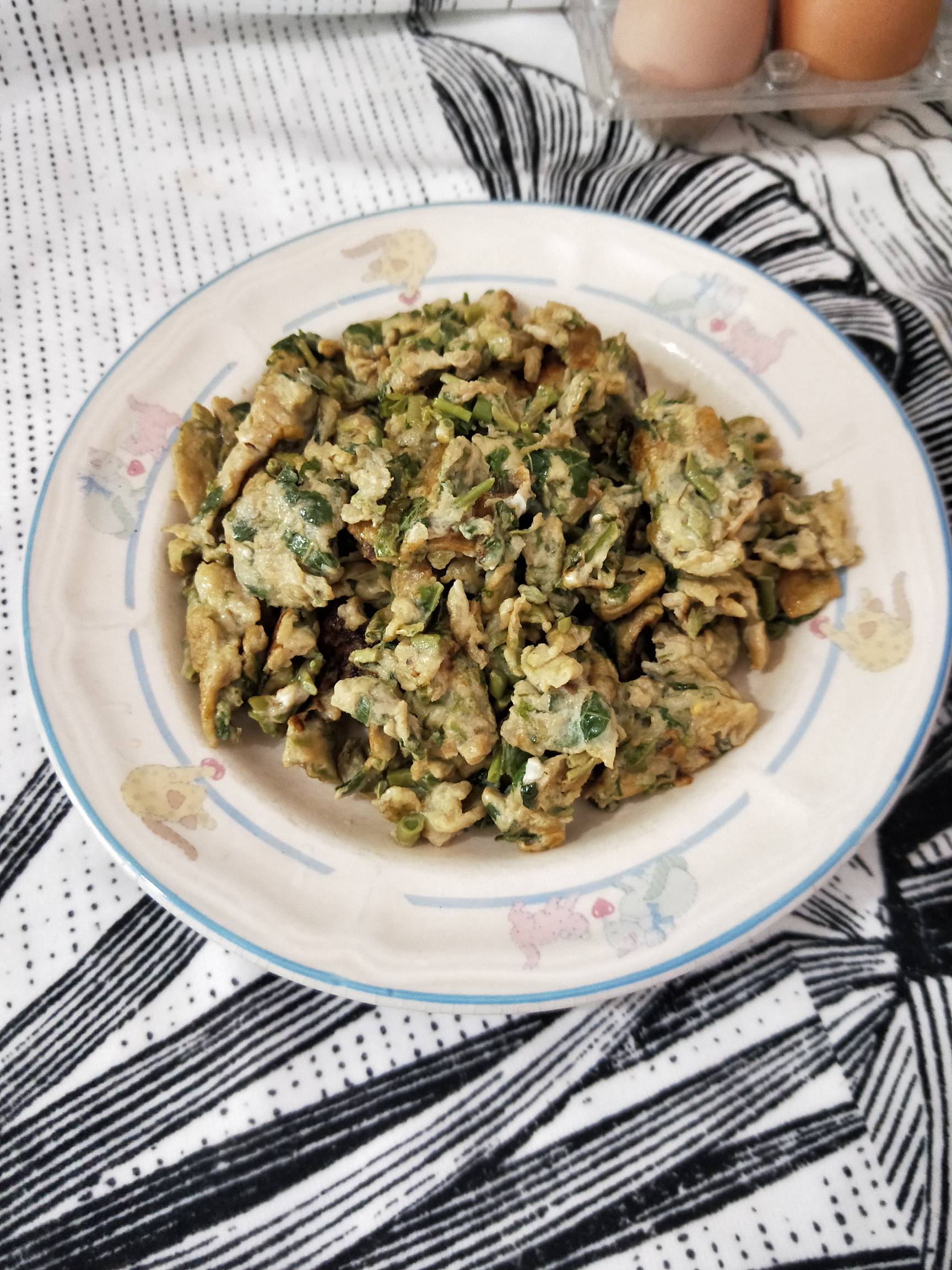 香椿炒蛋的做法-家常味炒菜譜-易網健康養生網 香椿炒蛋的做法-家常味炒菜譜