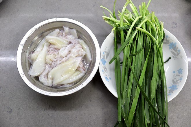 韭菜炒海兔的做法-咸鮮味炒菜譜-易網(wǎng)<a href=http://m.aoa7937.com/ target=_blank class=infotextkey>健康養(yǎng)生</a>網(wǎng) 韭菜炒海兔的做法-咸鮮味炒菜譜