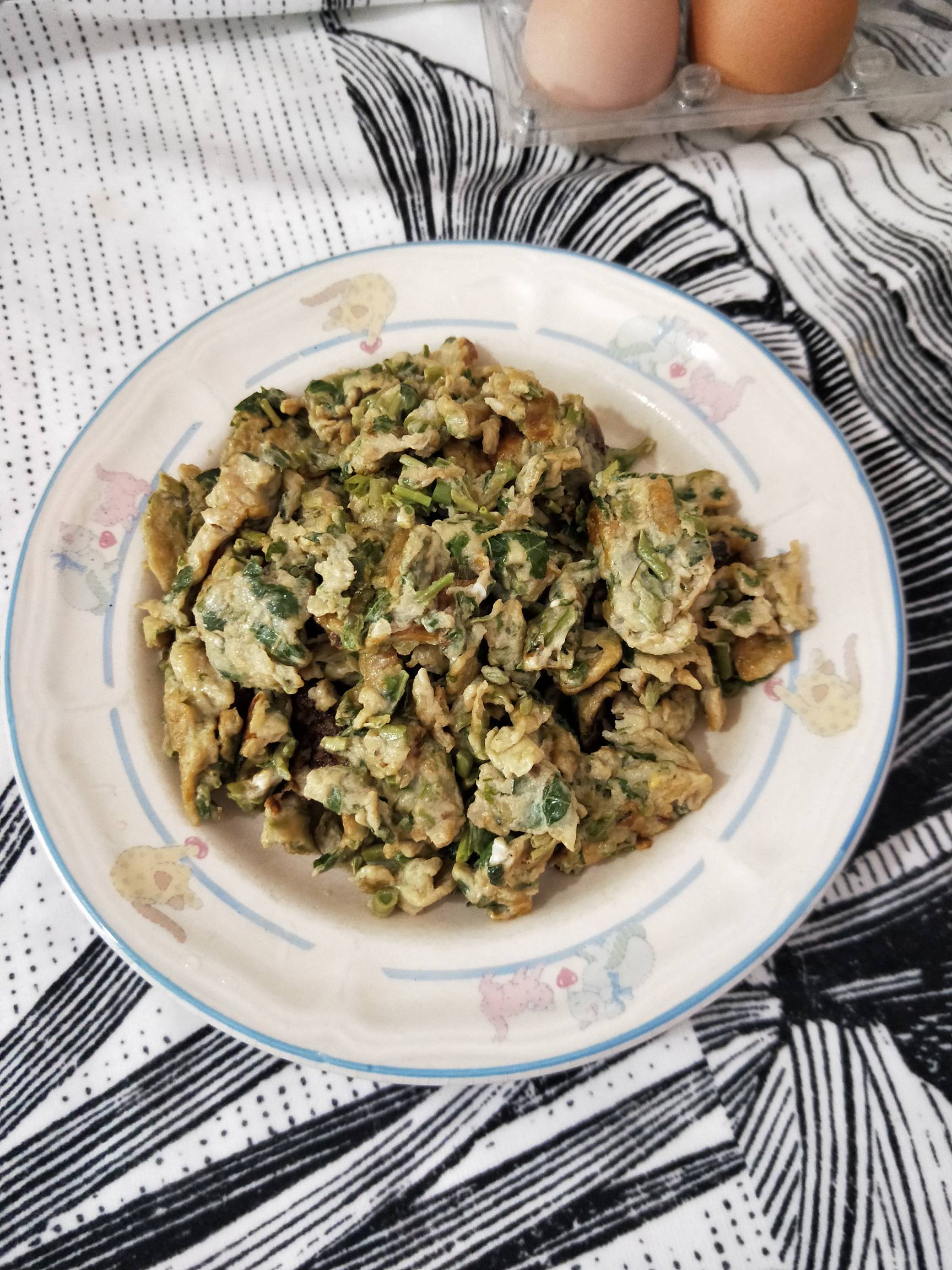 香椿炒蛋的做法-家常味炒菜譜-易網健康養生網 香椿炒蛋的做法-家常味炒菜譜