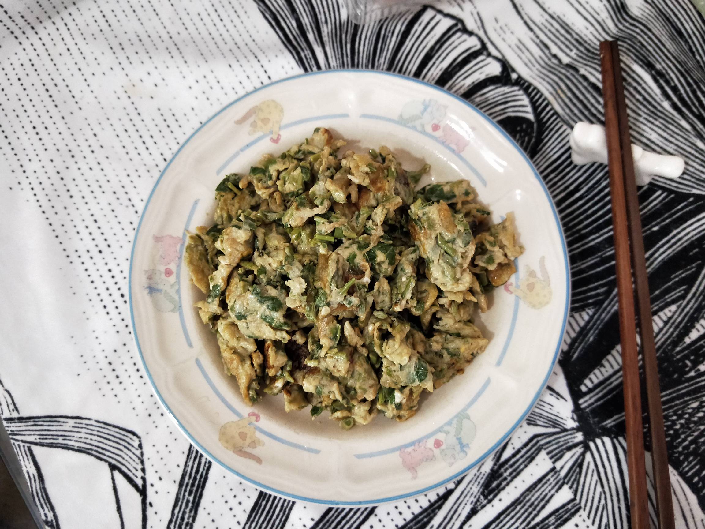 香椿炒蛋的做法-家常味炒菜譜-易網健康養生網 香椿炒蛋的做法-家常味炒菜譜