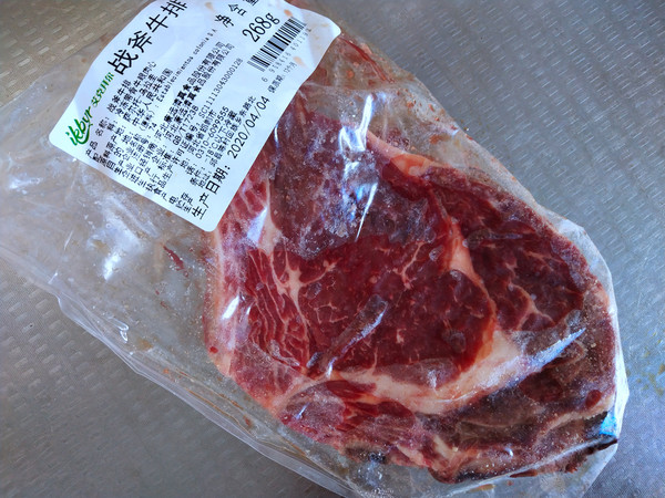 原味戰斧牛排的做法-黑椒味煎菜譜-易網<a href=http://m.aoa7937.com/ target=_blank class=infotextkey>健康養生</a>網 原味戰斧牛排的做法-黑椒味煎菜譜
