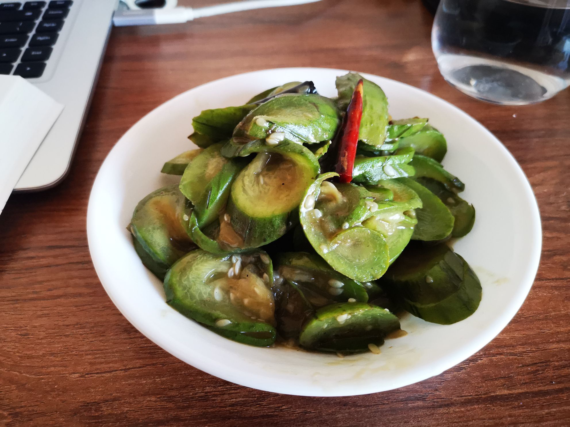 干椒炒絲瓜的做法-家常味炒菜譜-易網健康養生網 干椒炒絲瓜的做法-家常味炒菜譜