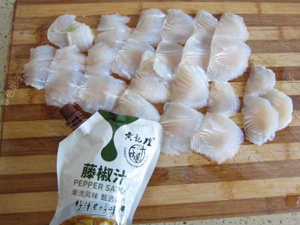 藤椒汁魚片的做法-麻辣味煮菜譜-易網<a href=http://m.aoa7937.com/ target=_blank class=infotextkey>健康養生</a>網 藤椒汁魚片的做法-麻辣味煮菜譜