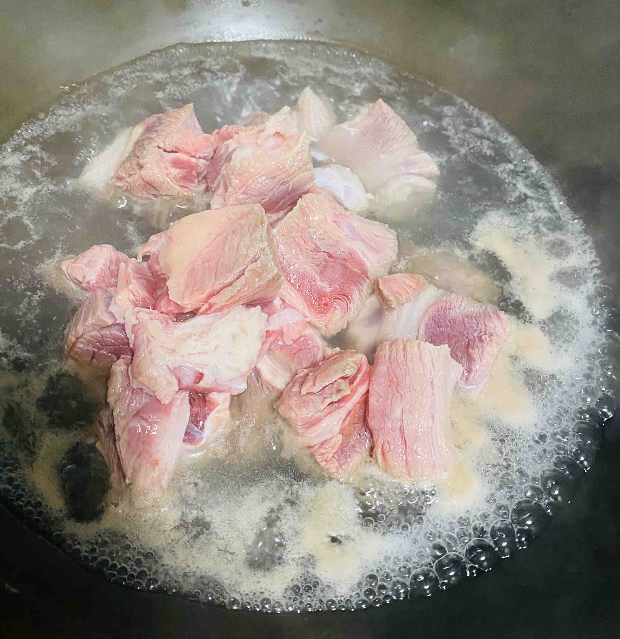 大口吃肉，選紅燒牛腩。的做法-家常味燉菜譜