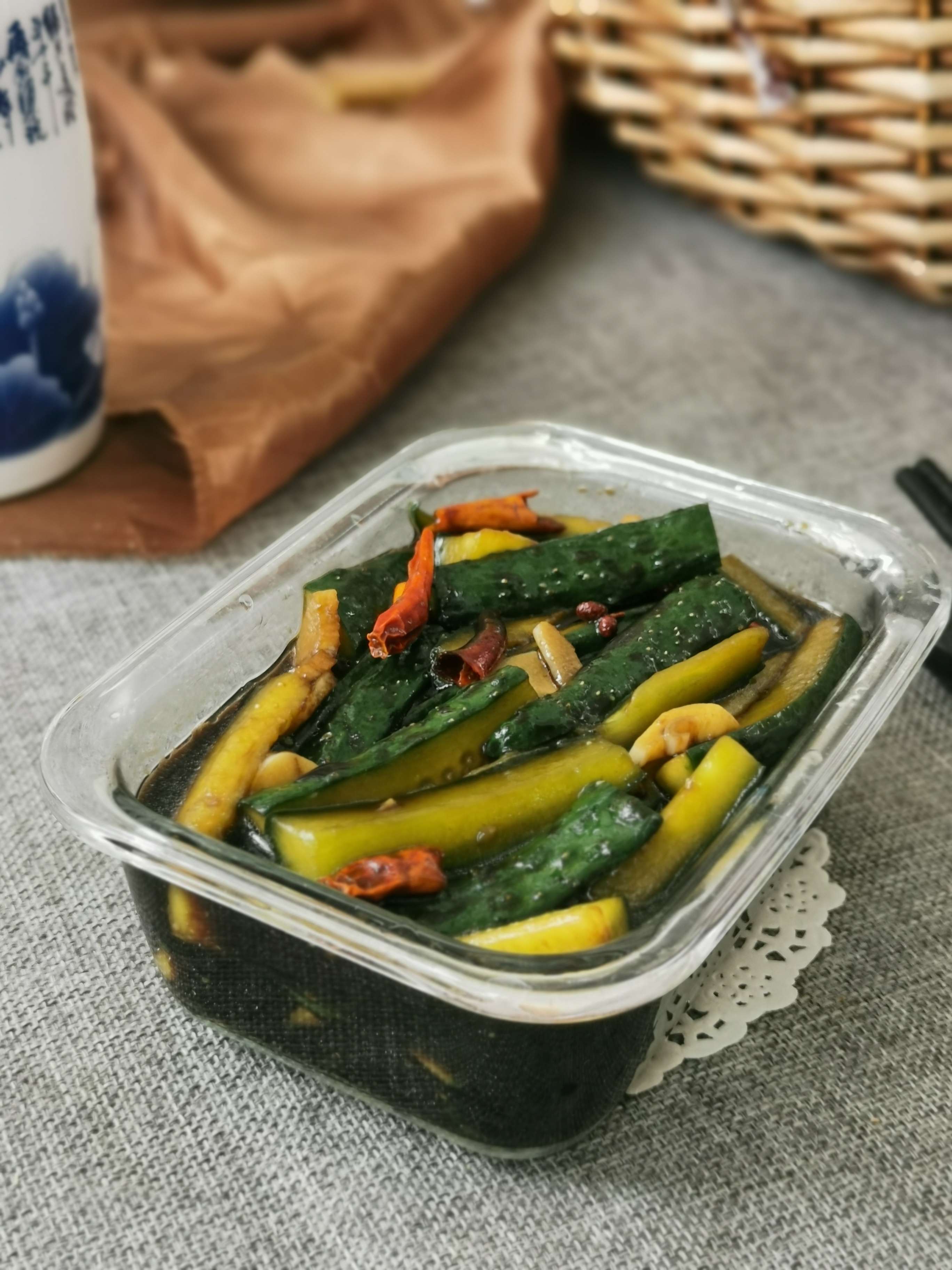 酸辣黃瓜條的做法-酸辣味腌菜譜-易網(wǎng)健康養(yǎng)生網(wǎng) 酸辣黃瓜條的做法-酸辣味腌菜譜