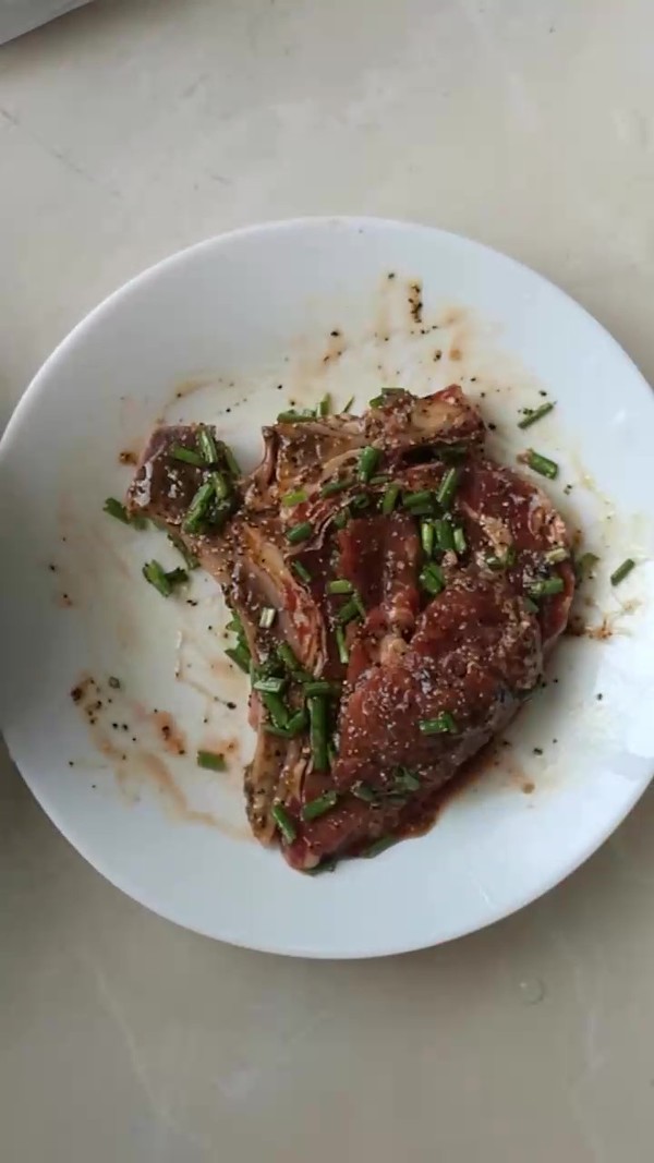 戰(zhàn)斧牛排(烤箱版)的做法-黑椒味烤菜譜-易網(wǎng)健康養(yǎng)生網(wǎng) 戰(zhàn)斧牛排(烤箱版)的做法-黑椒味烤菜譜