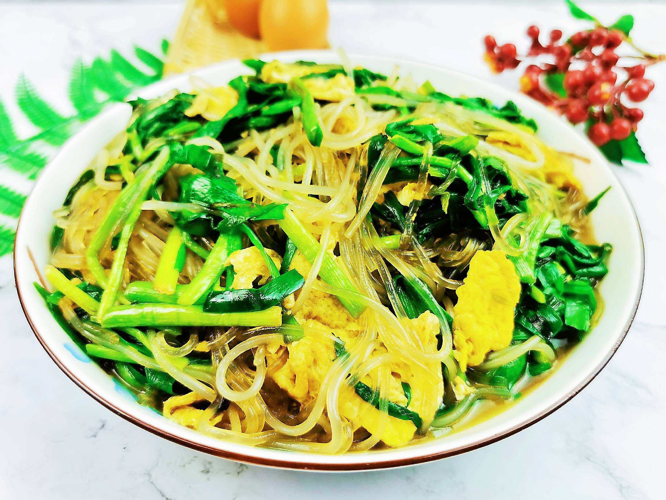 韭菜雞蛋炒粉絲的做法-家常味炒菜譜-易網健康養生網 韭菜雞蛋炒粉絲的做法-家常味炒菜譜