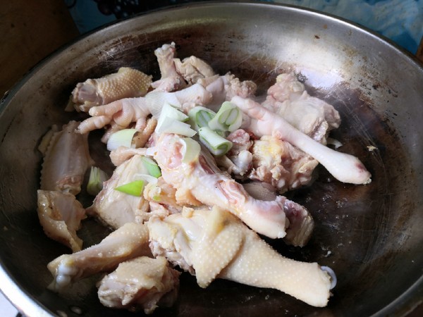 醬香雞的做法-醬香味醬菜譜-易網(wǎng)<a href=http://m.aoa7937.com/ target=_blank class=infotextkey>健康養(yǎng)生</a>網(wǎng) 醬香雞的做法-醬香味醬菜譜