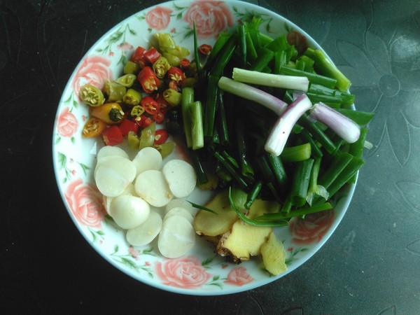 微波爐鳊魚的做法-咸鮮味微波菜譜