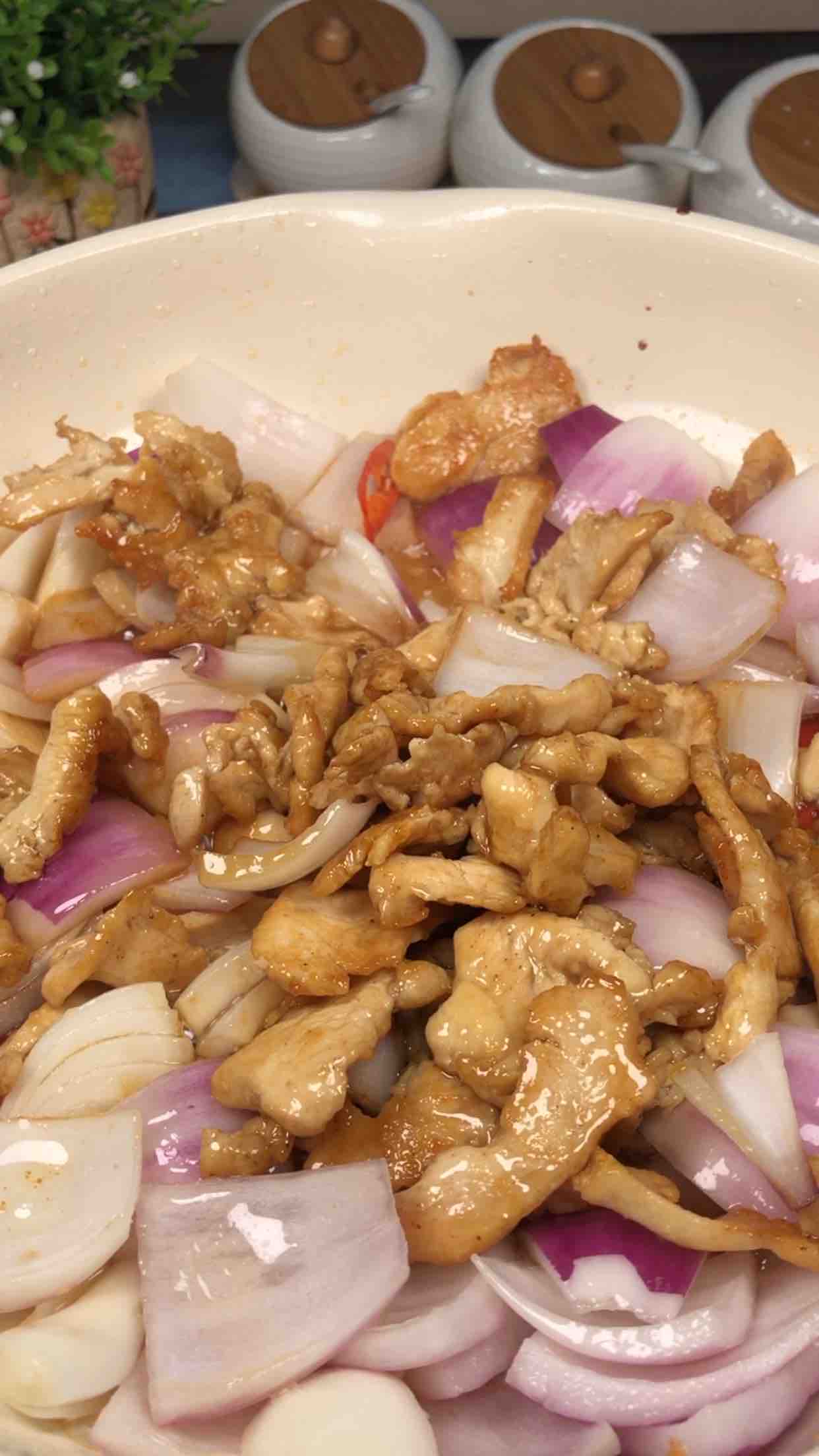 雞脯炒洋蔥的做法-家常味炒菜譜