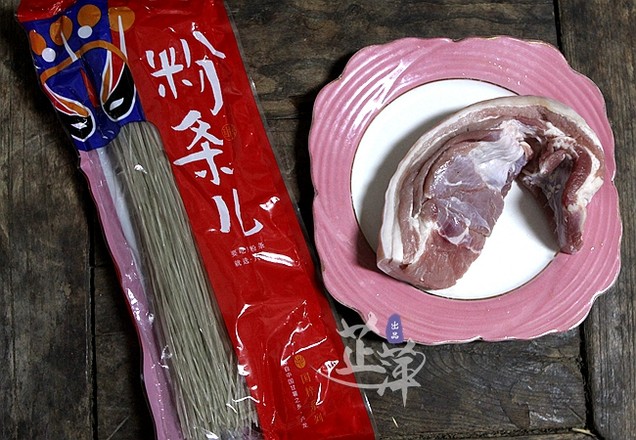 醬肉粉的做法-香辣味煮菜譜-易網(wǎng)<a href=http://m.aoa7937.com/ target=_blank class=infotextkey>健康養(yǎng)生</a>網(wǎng) 醬肉粉的做法-香辣味煮菜譜