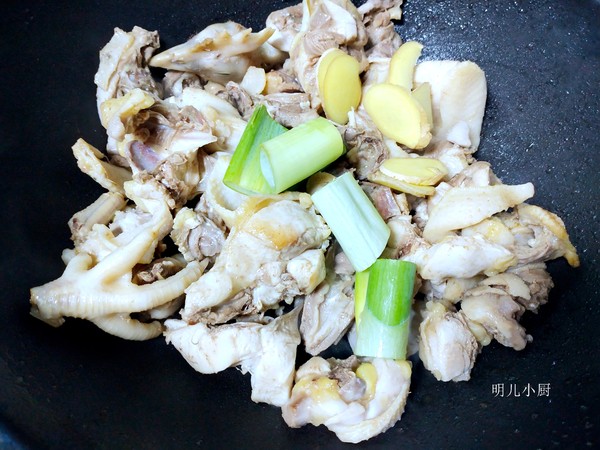 燉雞的做法-家常味燉菜譜-易網(wǎng)健康養(yǎng)生網(wǎng) 燉雞的做法-家常味燉菜譜