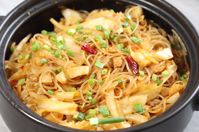 粉絲肉末包菜的做法-家常味炒菜譜-易網(wǎng)健康養(yǎng)生網(wǎng) 粉絲肉末包菜的做法-家常味炒菜譜