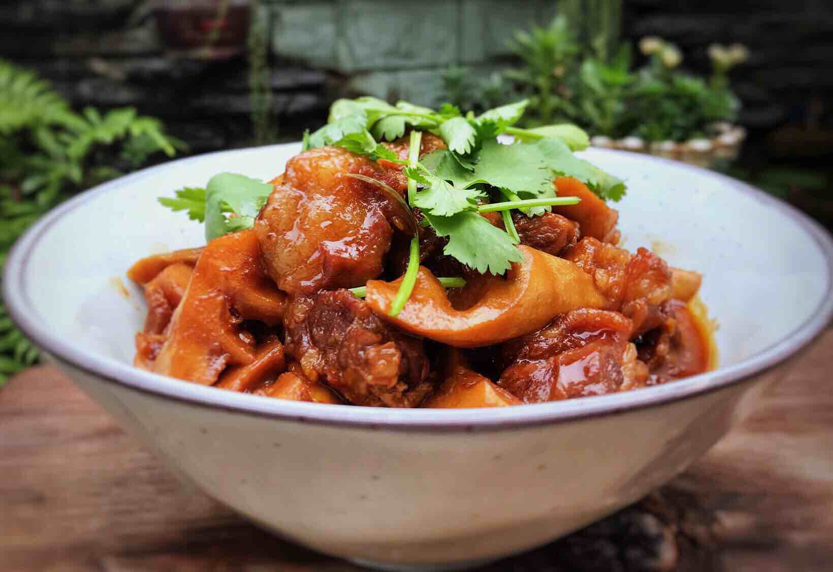鮮筍燒牛肉的做法-家常味燒菜譜-易網健康養生網 鮮筍燒牛肉的做法-家常味燒菜譜