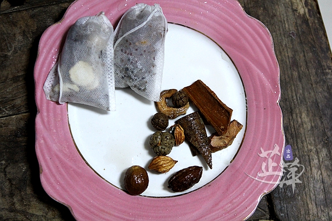 醬肉粉的做法-香辣味煮菜譜-易網(wǎng)健康養(yǎng)生網(wǎng) 醬肉粉的做法-香辣味煮菜譜