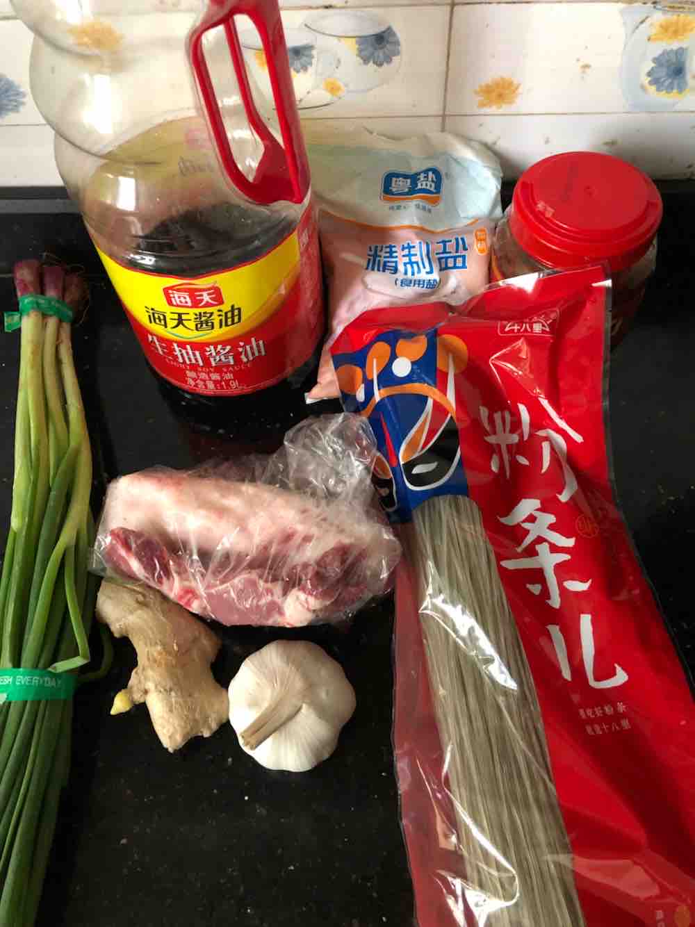 超下飯的螞蟻上樹(紅薯粉條版)的做法-家常味炒菜譜-易網(wǎng)<a href=http://m.aoa7937.com/ target=_blank class=infotextkey>健康養(yǎng)生</a>網(wǎng) 超下飯的螞蟻上樹(紅薯粉條版)的做法-家常味炒菜譜