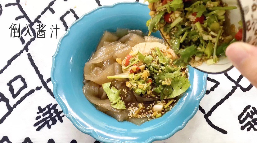 酸辣開(kāi)胃,秒殺路邊攤的麻醬火鍋粉的做法-麻醬味拌菜譜-易網(wǎng)健康養(yǎng)生網(wǎng) 酸辣開(kāi)胃,秒殺路邊攤的麻醬火鍋粉的做法-麻醬味拌菜譜