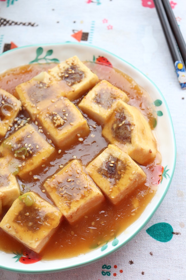 豆腐釀肉的做法-家常味煎菜譜-易網(wǎng)健康養(yǎng)生網(wǎng) 豆腐釀肉的做法-家常味煎菜譜
