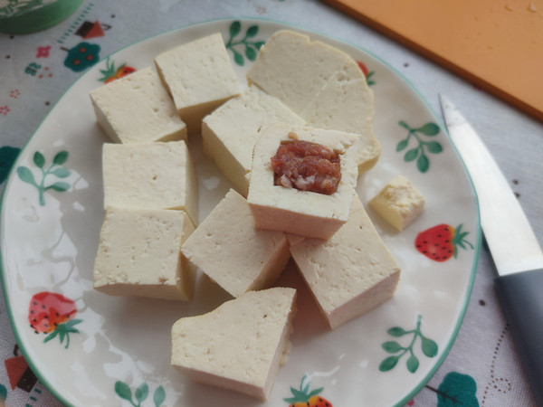 豆腐釀肉的做法-家常味煎菜譜-易網(wǎng)健康養(yǎng)生網(wǎng) 豆腐釀肉的做法-家常味煎菜譜