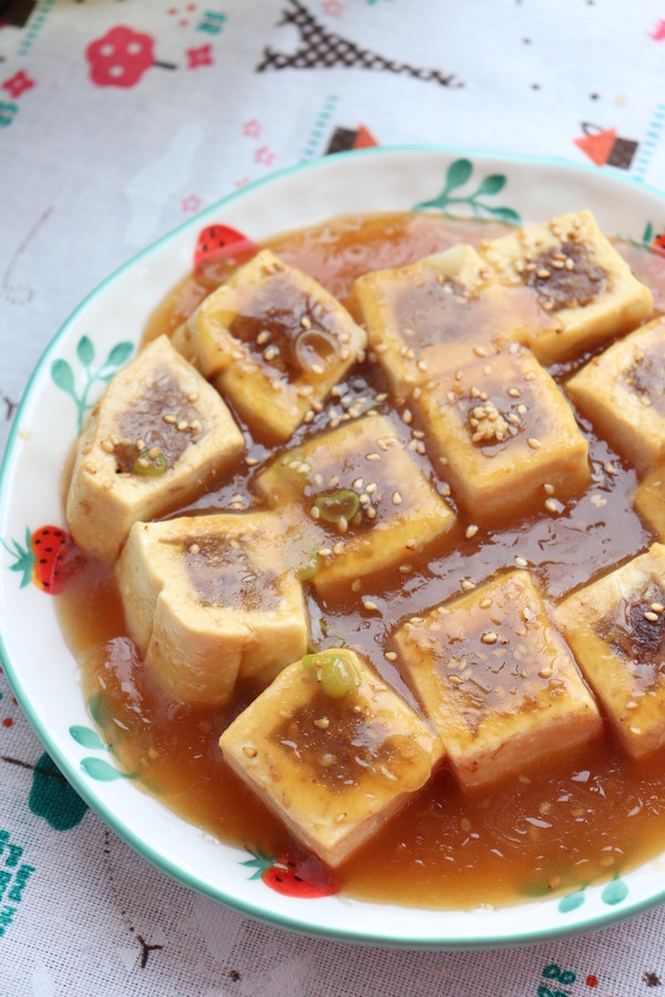 豆腐釀肉的做法-家常味煎菜譜-易網(wǎng)健康養(yǎng)生網(wǎng) 豆腐釀肉的做法-家常味煎菜譜
