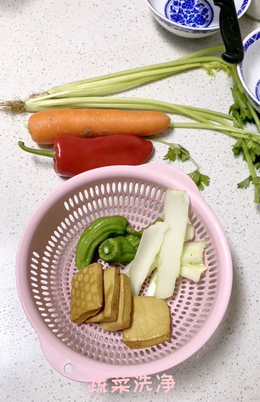 雜蔬香干的做法-家常味炒菜譜