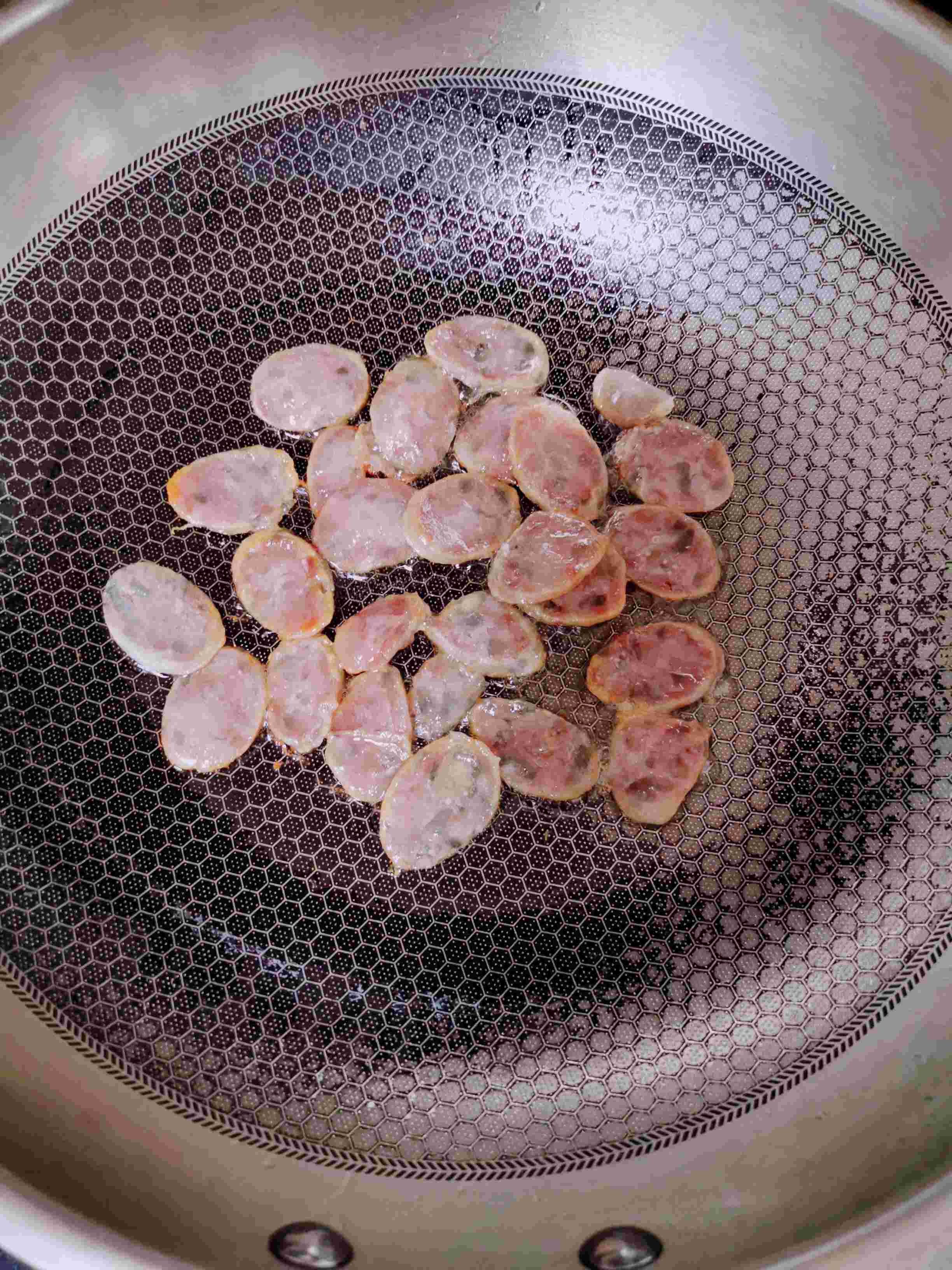 蒜苔炒香腸的做法-家常味炒菜譜
