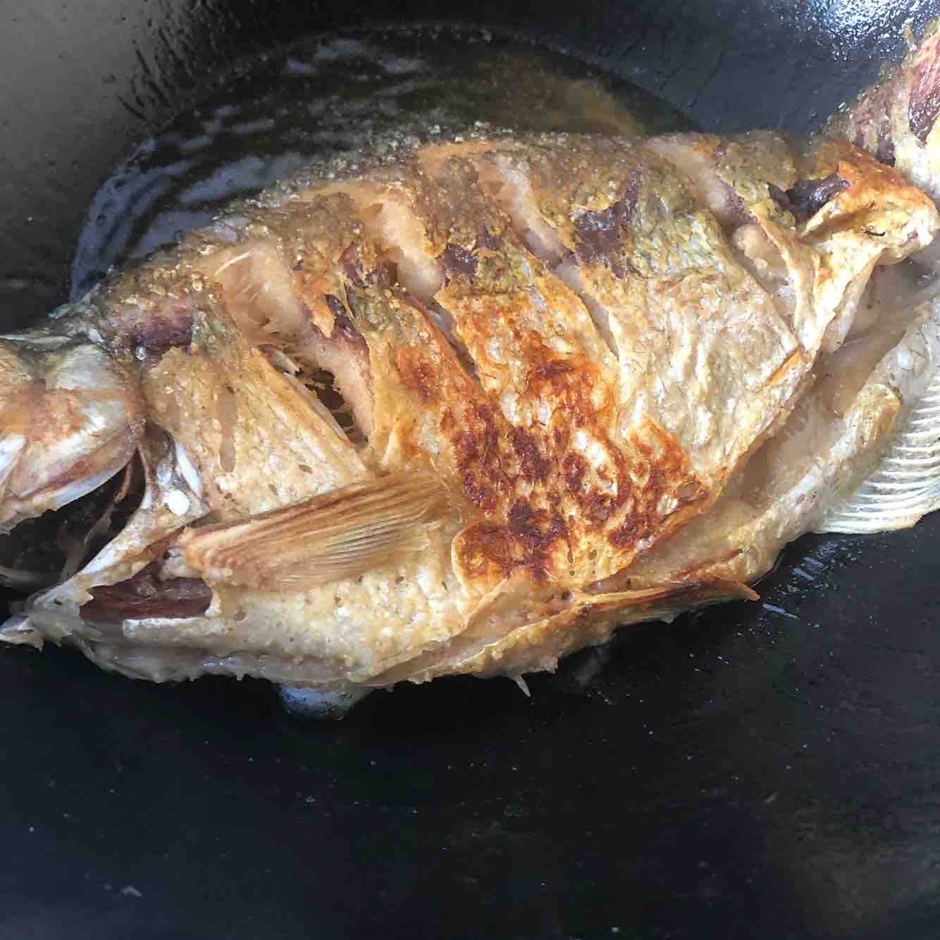 紅燒鳊魚(yú)的做法-香辣味燒菜譜