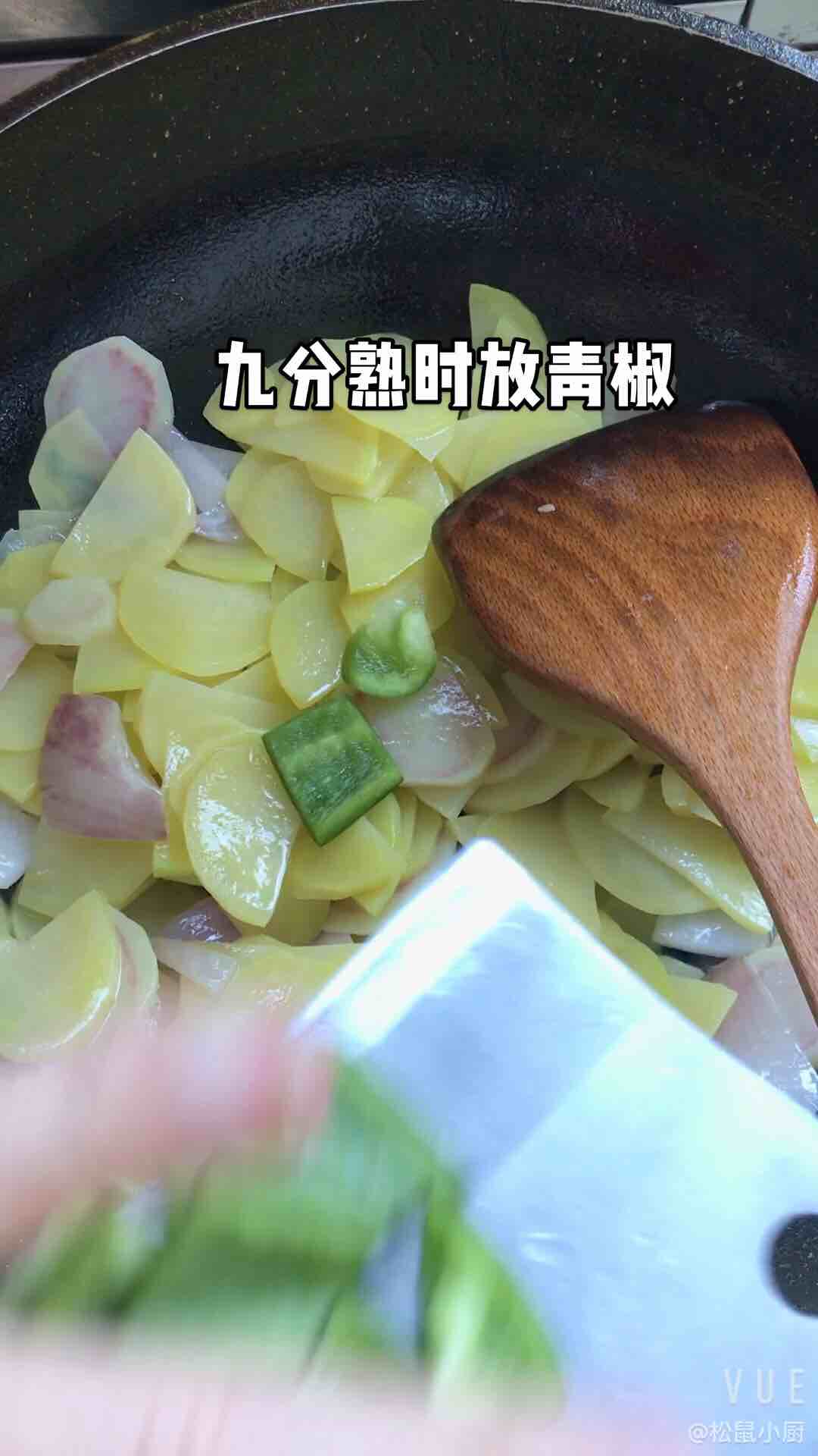燒烤風味土豆片的做法-家常味炒菜譜