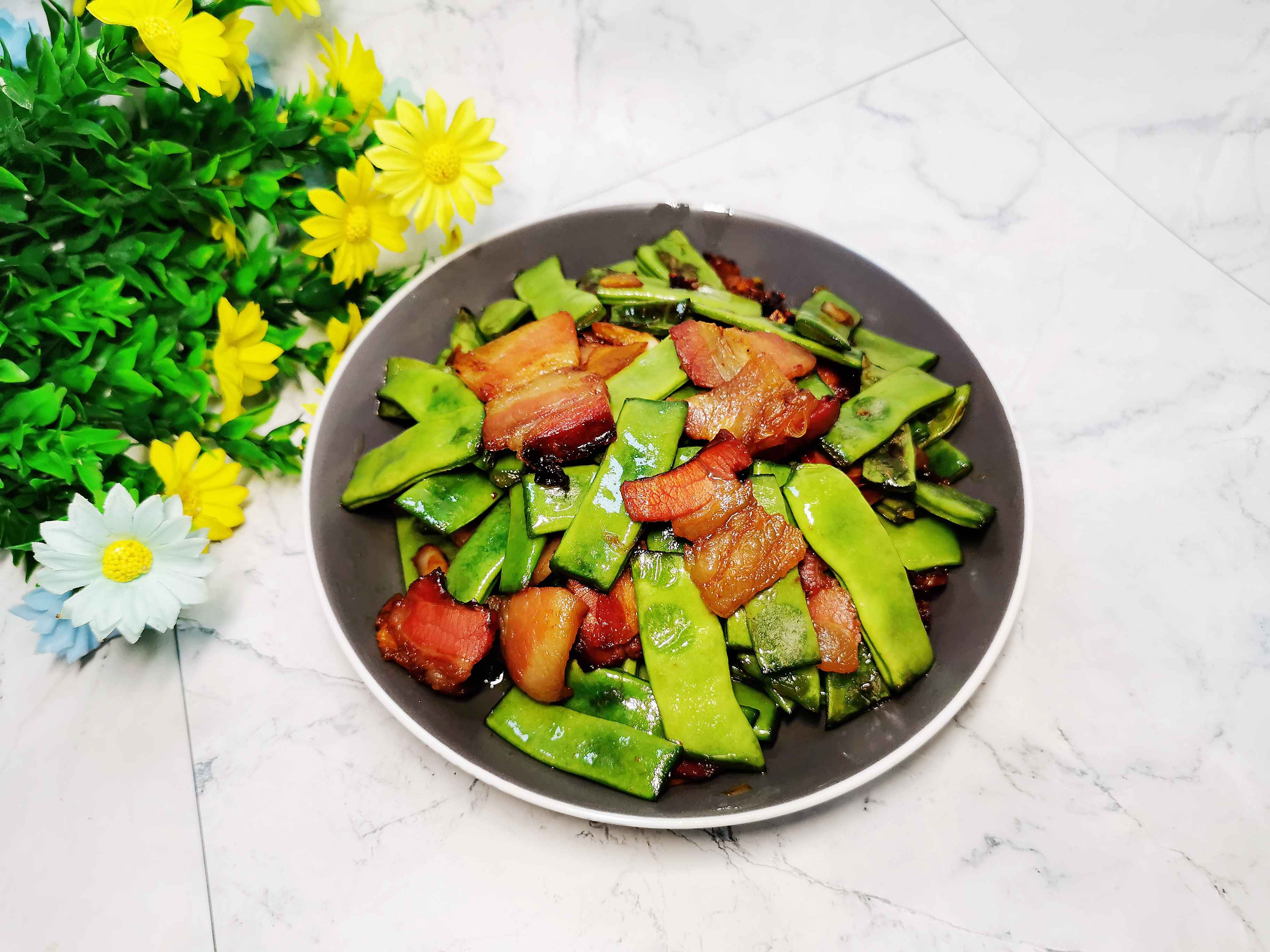 扁豆角炒臘肉的做法-咸鮮味炒菜譜-易網健康養生網 扁豆角炒臘肉的做法-咸鮮味炒菜譜