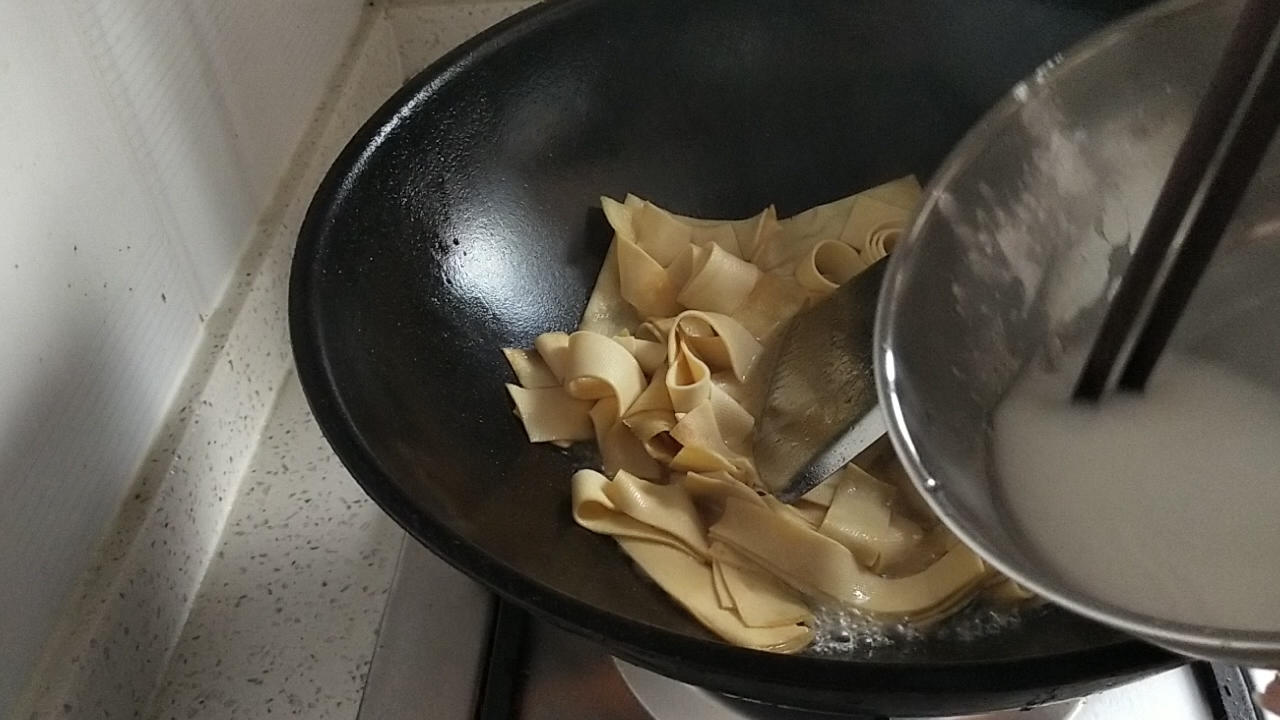 尖椒干豆腐的做法-咸鮮味炒菜譜-易網健康養生網 尖椒干豆腐的做法-咸鮮味炒菜譜