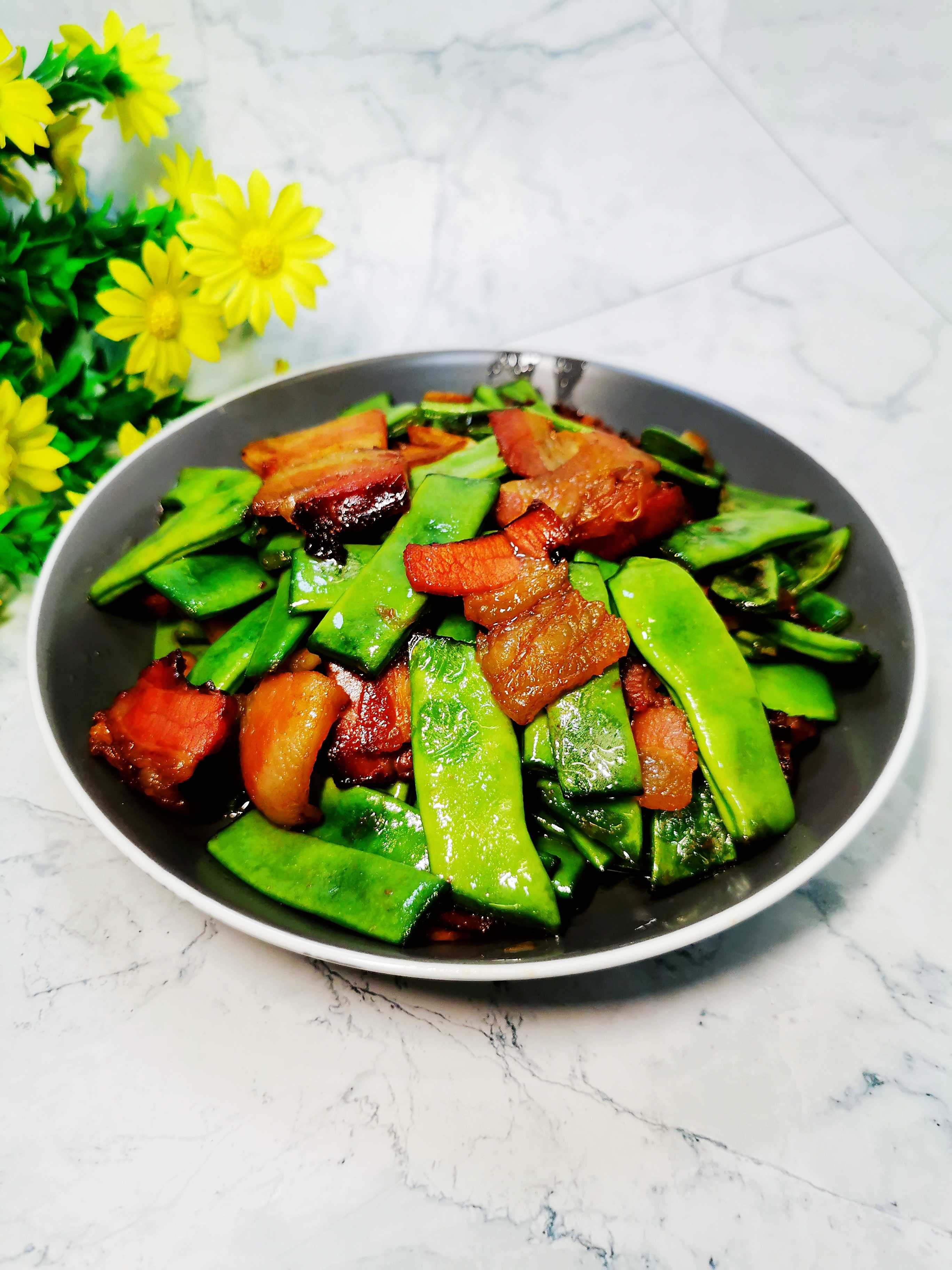 扁豆角炒臘肉的做法-咸鮮味炒菜譜-易網健康養生網 扁豆角炒臘肉的做法-咸鮮味炒菜譜