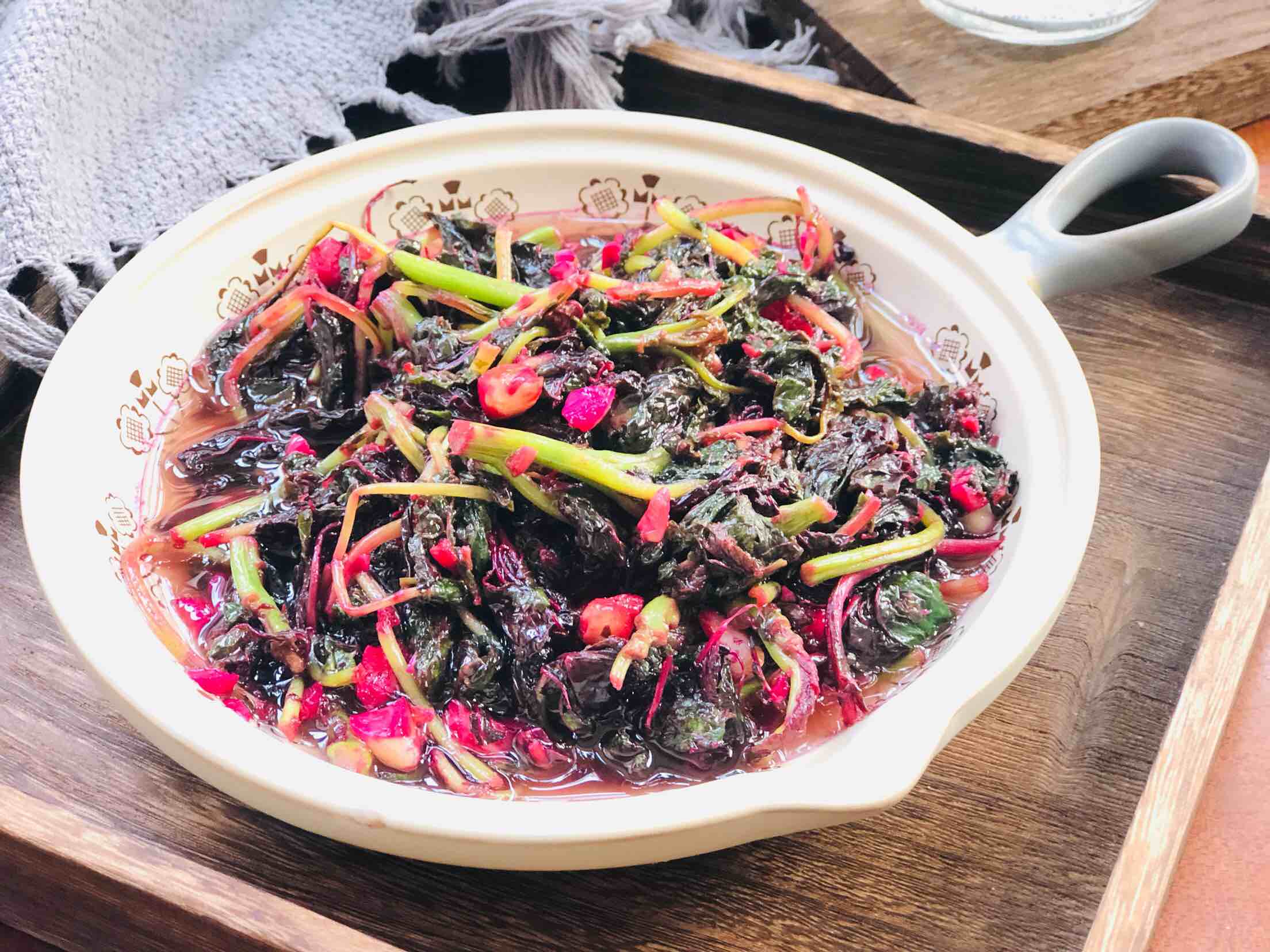 蒜泥莧菜的做法-家常味炒菜譜-易網(wǎng)健康養(yǎng)生網(wǎng) 蒜泥莧菜的做法-家常味炒菜譜
