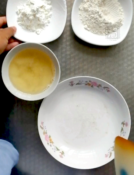 面拖小黃魚的做法-咸鮮味炸菜譜-易網(wǎng)健康養(yǎng)生網(wǎng) 面拖小黃魚的做法-咸鮮味炸菜譜