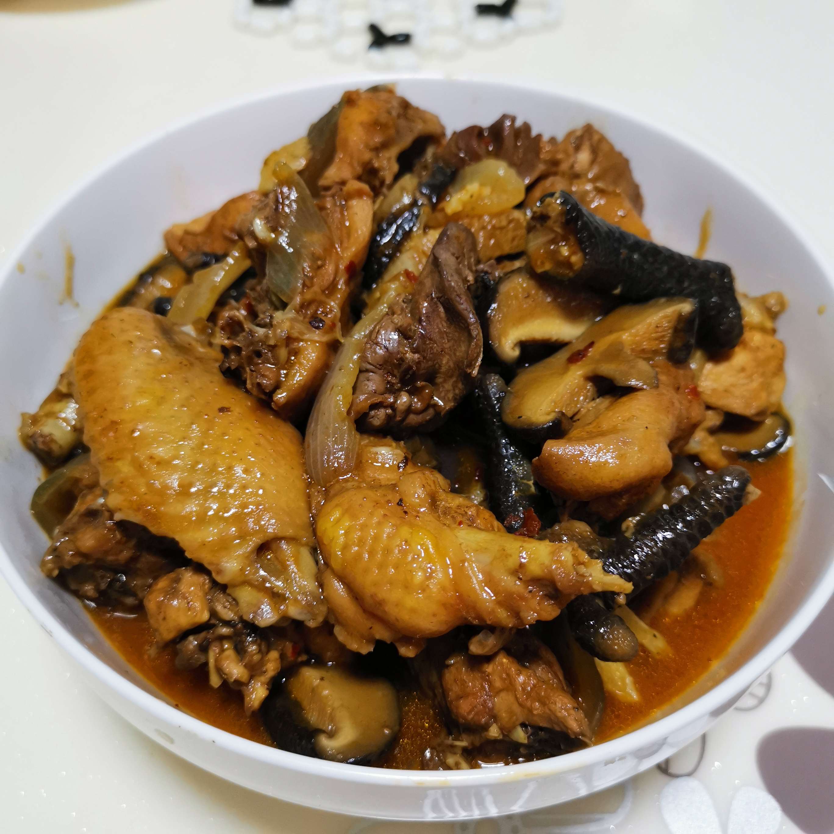 洋蔥冬菇燜雞的做法-咸鮮味燜菜譜-易網健康養生網 洋蔥冬菇燜雞的做法-咸鮮味燜菜譜