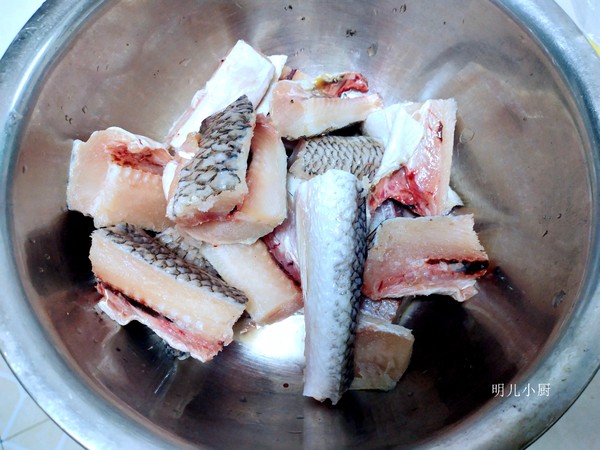 辣椒炒魚渣的做法-香辣味炒菜譜-易網(wǎng)<a href=http://m.aoa7937.com/ target=_blank class=infotextkey>健康養(yǎng)生</a>網(wǎng) 辣椒炒魚渣的做法-香辣味炒菜譜